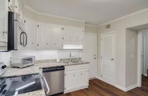 Summerville Condo | Elegant Masters Retreat – Magnolia Villa Condo Near Augusta National