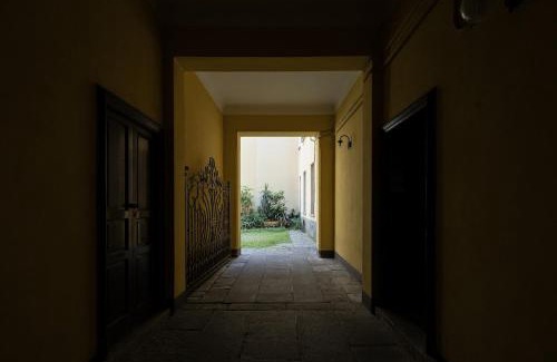 Porta Genova Apartment | Elegant naviglio cool area large 5 pax with elevator