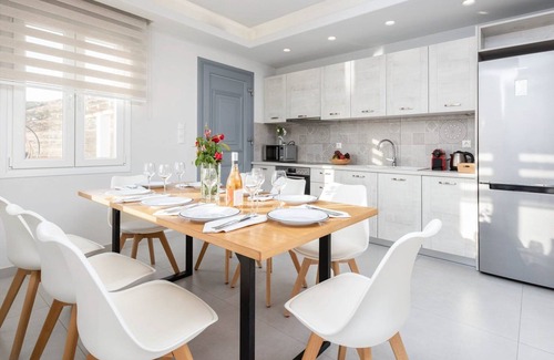 Naxos Town Villa | Elegant Naxos Villa | Villa Meltemi | 4 Bedrooms | Luxury & Privacy |Private.