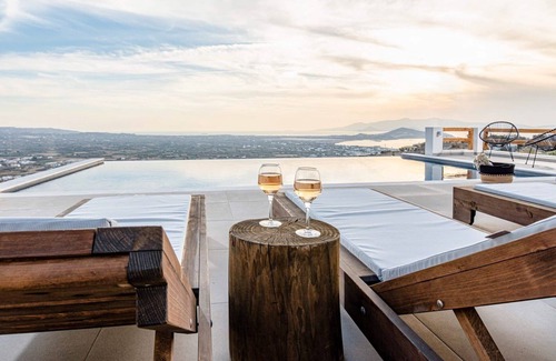 Naxos Town Villa | Elegant Naxos Villa | Villa Meltemi | 4 Bedrooms | Luxury & Privacy |Private.