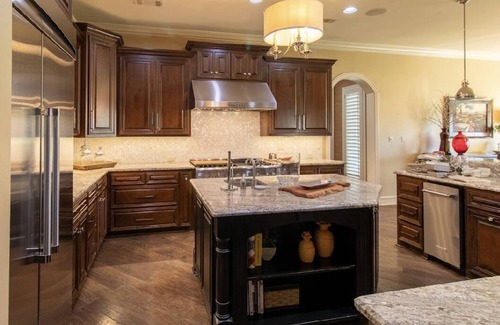 Amarillo House | Elegant Oasis on the Greenways with Two Masters; 5 Bedrooms, Hot Tub Pool