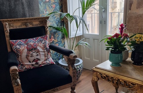 Eastern Sicily Apartment | Elegant old town apartment with sea view and roof terrace