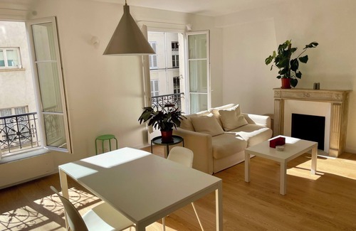 Quartier de Rochechouart Apartment | Elegant renovated 2 room apartment