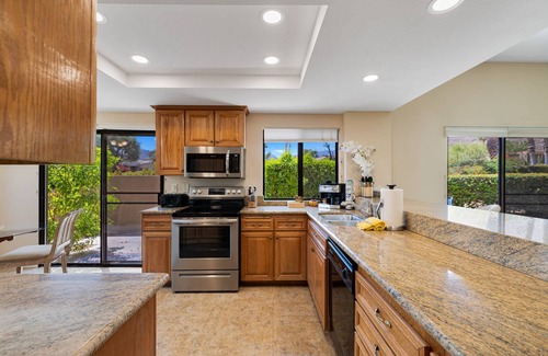 Palm Desert Condo | Elegant Retreat near El Paseo at Ironwood CC | Community Pool & Spa | BBQ | Haystack Green Belt