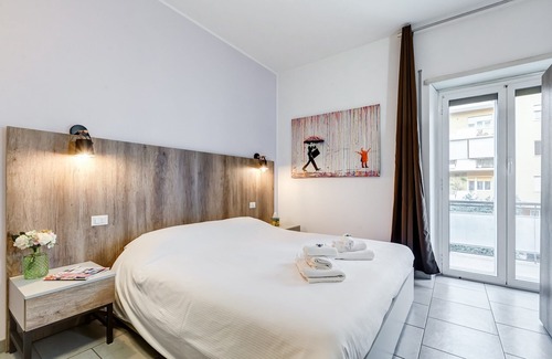Quartiere XIII Aurelio Bed & Breakfast | Elegant Room, newly renovated, opposite Metro line A near St. Peter's
