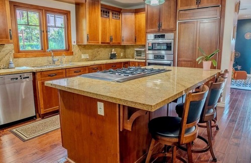 Alta Mesa House | Elegant Santa Barbara Retreat – 4BR Oasis w/Pool, Library & Outdoor Haven