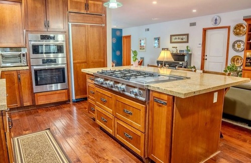 Alta Mesa House | Elegant Santa Barbara Retreat – 4BR Oasis w/Pool, Library & Outdoor Haven