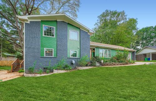 Clarkston House | Elegant & Spacious Family Gem with Games, Office, Yard