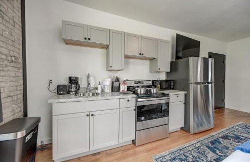 Lower East Side Apartment | Elegant Studio McKinley Beach - Brady St Lowr East