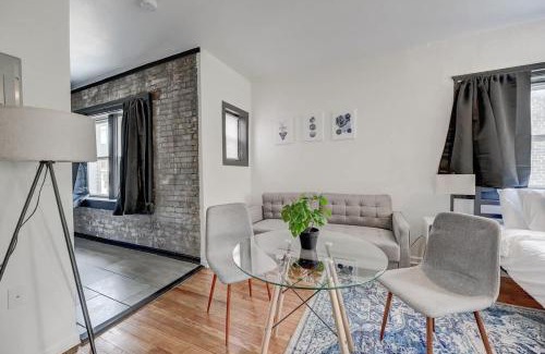 Lower East Side Apartment | Elegant Studio McKinley Beach - Brady St Lowr East