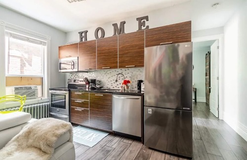 Parkdale Apartment | Elegant style 1 BR suite Walk to Lake City Downtown