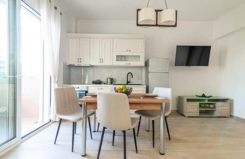 Agios Dimitrios Apartment | Elegant Suite 2 near the Beach