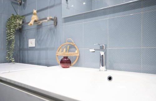 De Angeli Apartment | Elegant suite near the subway, fast Wi-Fi and AC