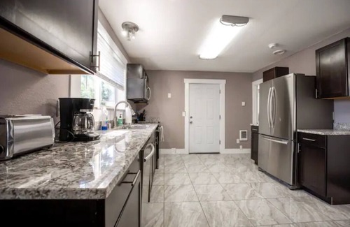 Hilltop House | Elegant Tacoma condo unit in downtown B