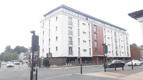 Darlington Apartment | Elegant three bedroom apartment