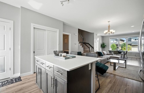 Fort Gary House | Elegant Two Bedroom Duplex