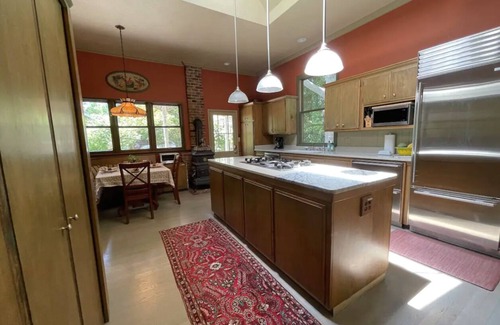 Grass Valley House | Elegant Victorian Walking Distance to Downtown Grass Valley