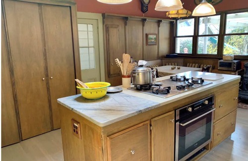 Grass Valley House | Elegant Victorian Walking Distance to Downtown Grass Valley