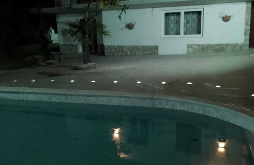 Venticano Villa | Elegant villa of the leaves garden swimming pool whirlpool shower sauna.