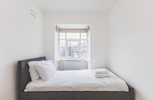 Hanger Hill House | Elegant West London Home with Style