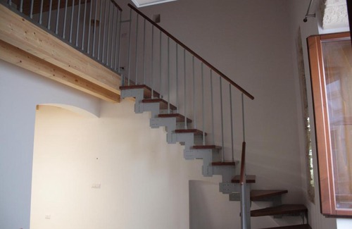 Valenzano House | Elegante dimora antica