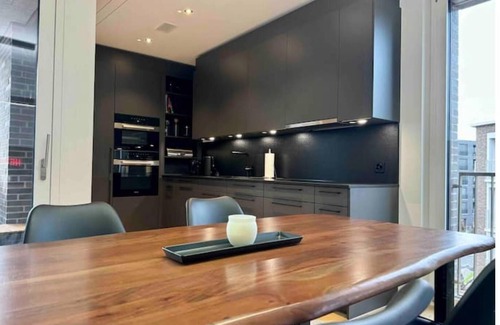 Horgen District Apartment | Elegante Unterkunft in Stadtnähe