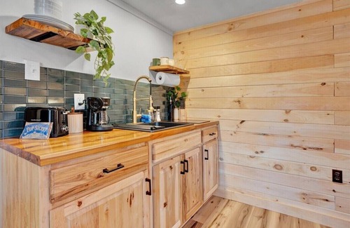 Canadensis Cabin | Elements Pocono Cabin | Pickleball | Firepits