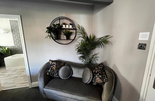 Holmfirth Hotel | Elephant & Castle