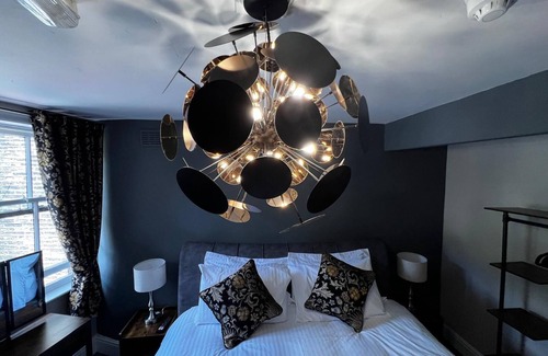 Holmfirth Hotel | Elephant & Castle