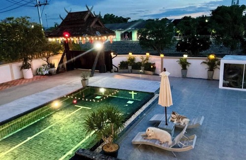 San Pa Thong House | Elephant House and Bungalows