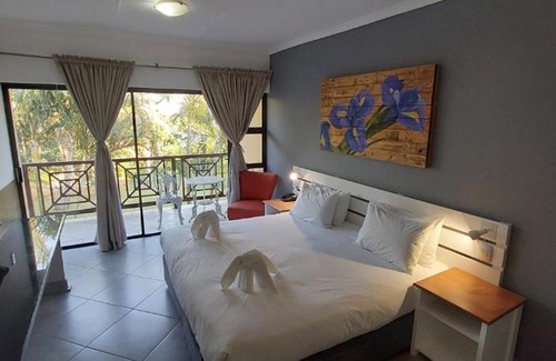 St. Lucia Hotel | Elephant Lake Hotel