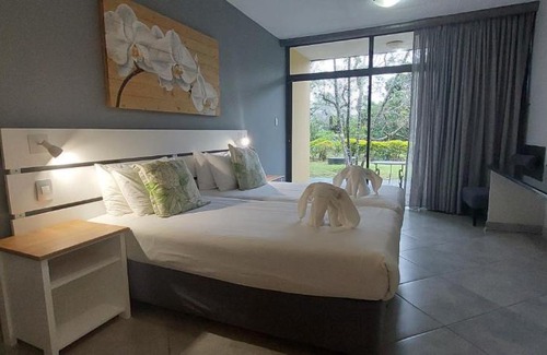 St. Lucia Hotel | Elephant Lake Hotel