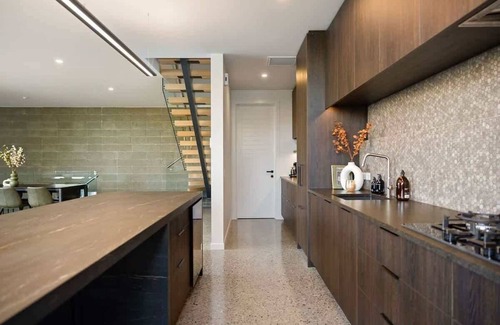 Frankton House | Elevated Elegance Sum