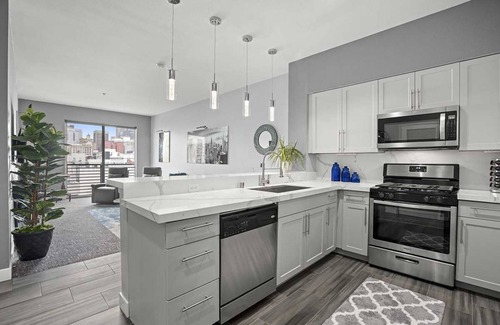 Pacific Terrace Condo | Elevated Retreat in the Gaslamp