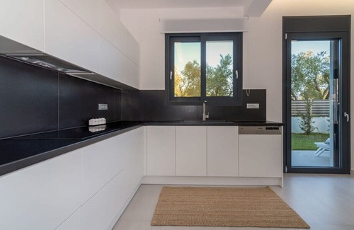 Akrotiri Villa | Elia Luxury Villa I | 3BR Retreat with Private Pool & Sea View