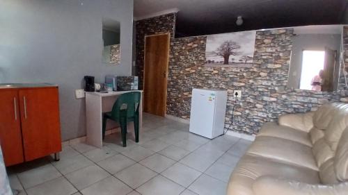 Louis Trichardt House | Elim Pink House Accommodation