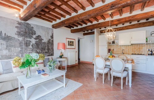 Lucca Apartment | Elisa Farmhouse Apartment in Wine Resort in Lucca