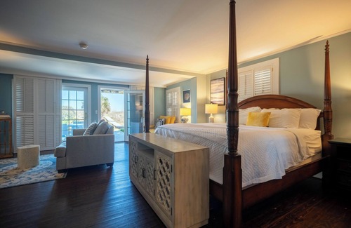 Ocean Cay Bed & Breakfast | Elizabeth Pointe Lodge