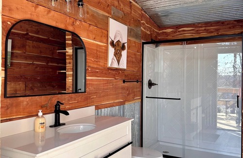 Henryetta Cabin | Elk Camping Cottage at Coble Highland Ranch