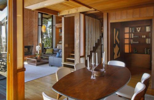 Elk House | Elk Mid-Century
