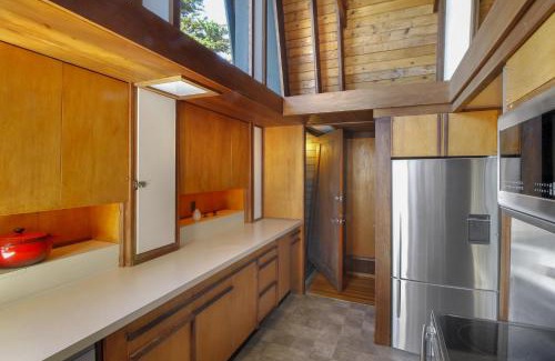 Elk House | Elk Mid-Century