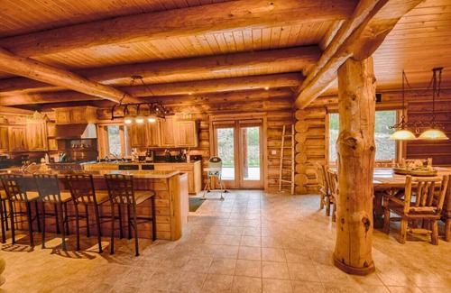 Tamarack Apartment | Elk Ridge Retreat .