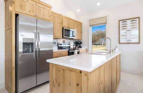 Noel House | Elk View-Access Elk River-Rural Acreage-Huge Patio