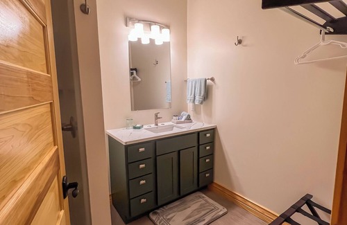 Elkader Bed & Breakfast | Elkader Iowa Bed & Breakfast, 2nd floor suite
