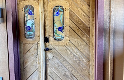 Nashville Apartment | Ellie's Loft brand new downtown Nashville, IN!