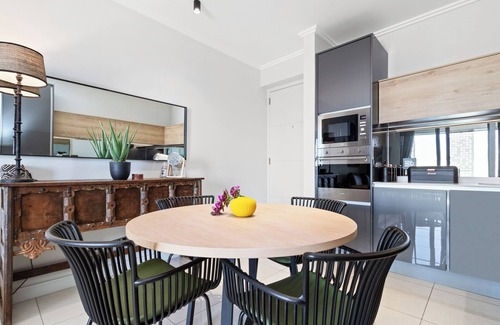 Greater Johannesburg Metropolitan Area Apartment | Ellipse Waterfall 3909