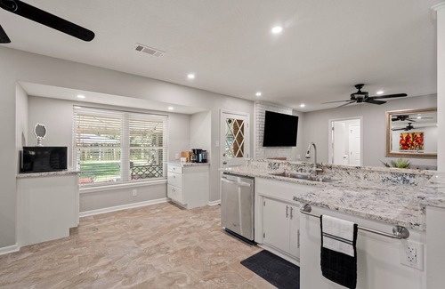 Fort Smith House | Ellsworth-Newly Remodeled 5BR