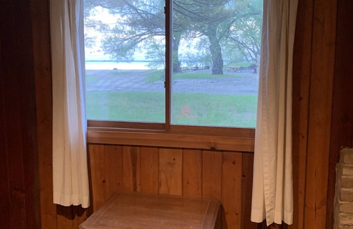 Tawas City Cottage | (Elm) Cozy Lakeside 2 Bed 2 Bath Cottage - Pets OK