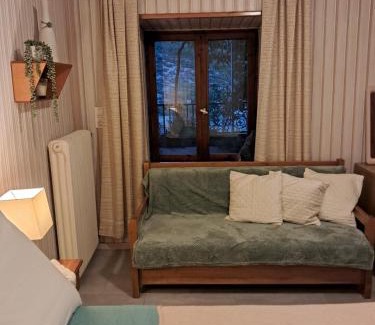 Thasos Apartment | ElMi's little house with yard and mountain view