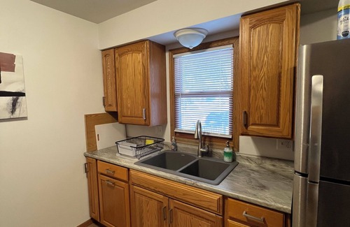 Rochester House | Elton Hills Park Quite 3-bedroom Spacious Home